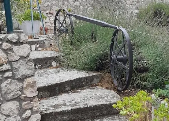 La Grotta Di Nonno Vittorio Panzió San Pio delle Camere